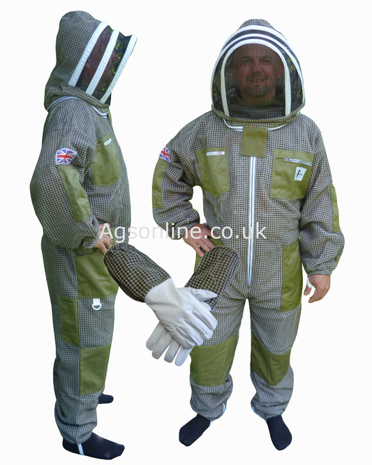 Green 3 layer fencing suit and gloves
